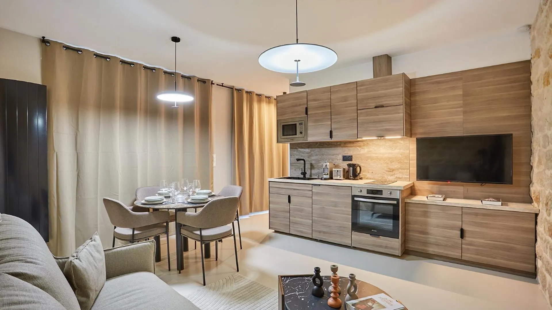 Apartment Center Of Paris By Studio Prestige