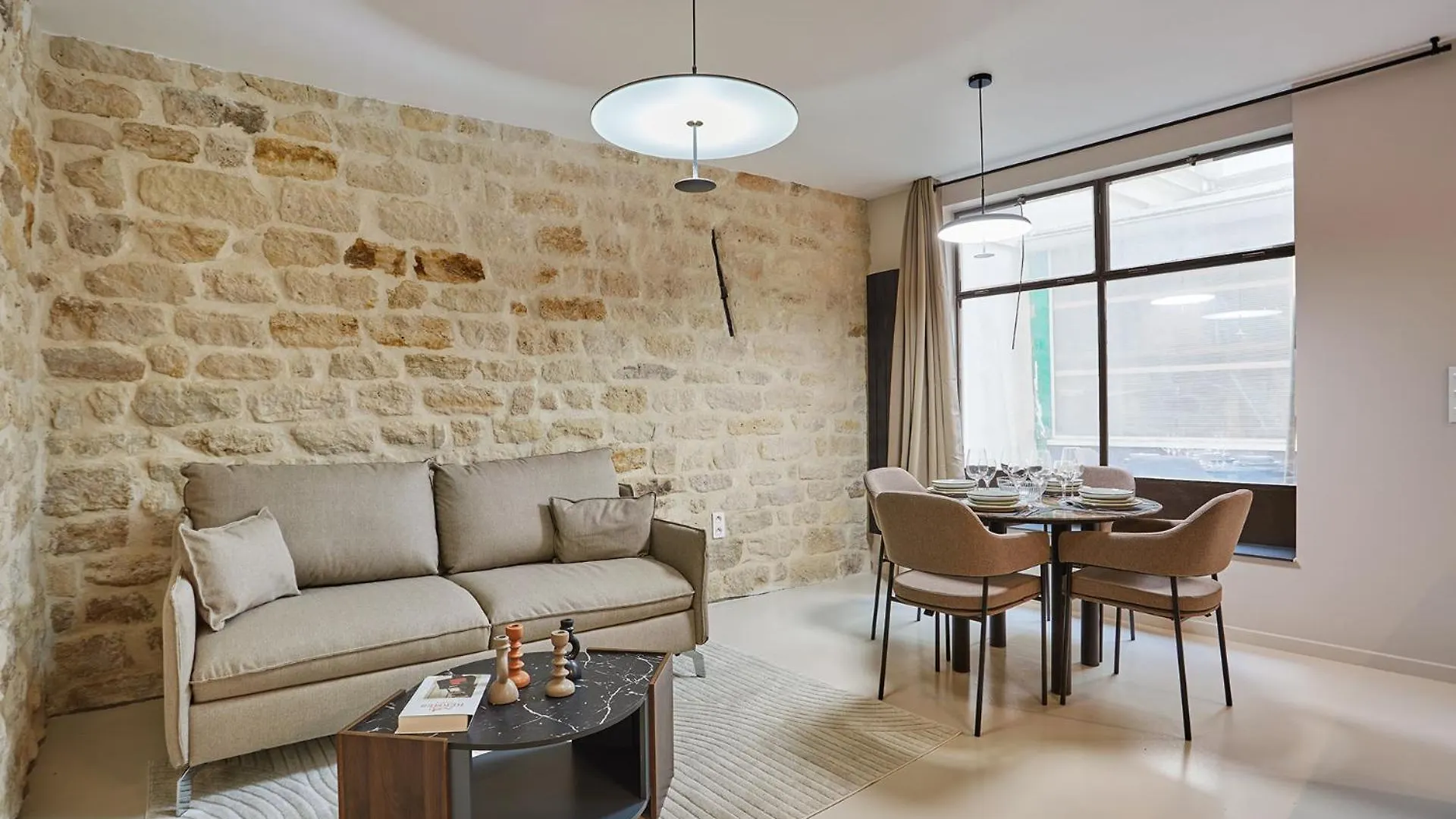 Apartment Center Of Paris By Studio Prestige